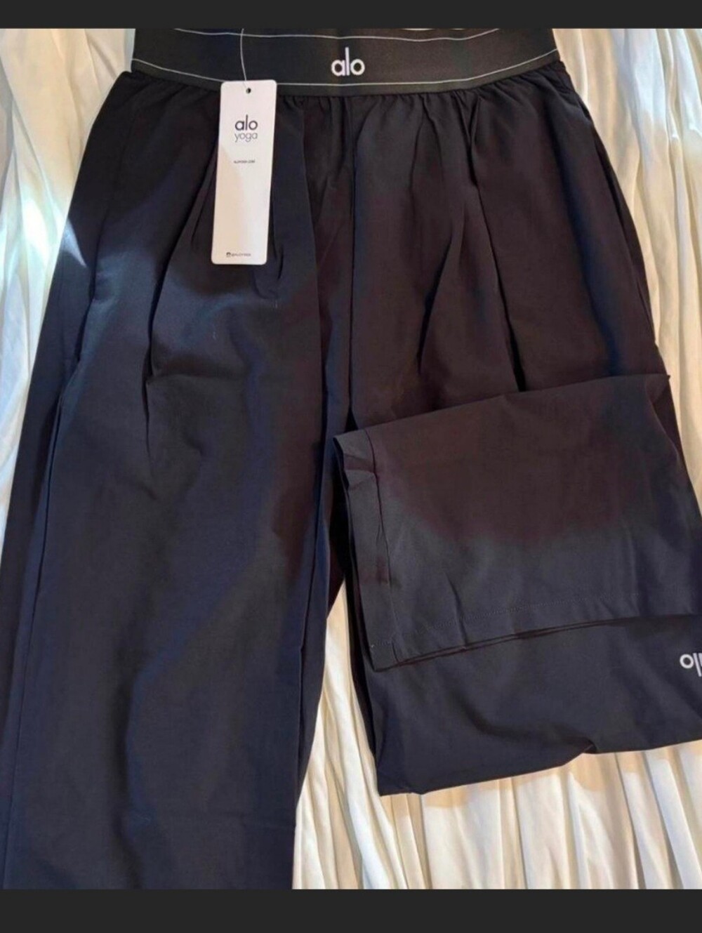 ALO Yoga Black Pleated Track Pants & Joggers